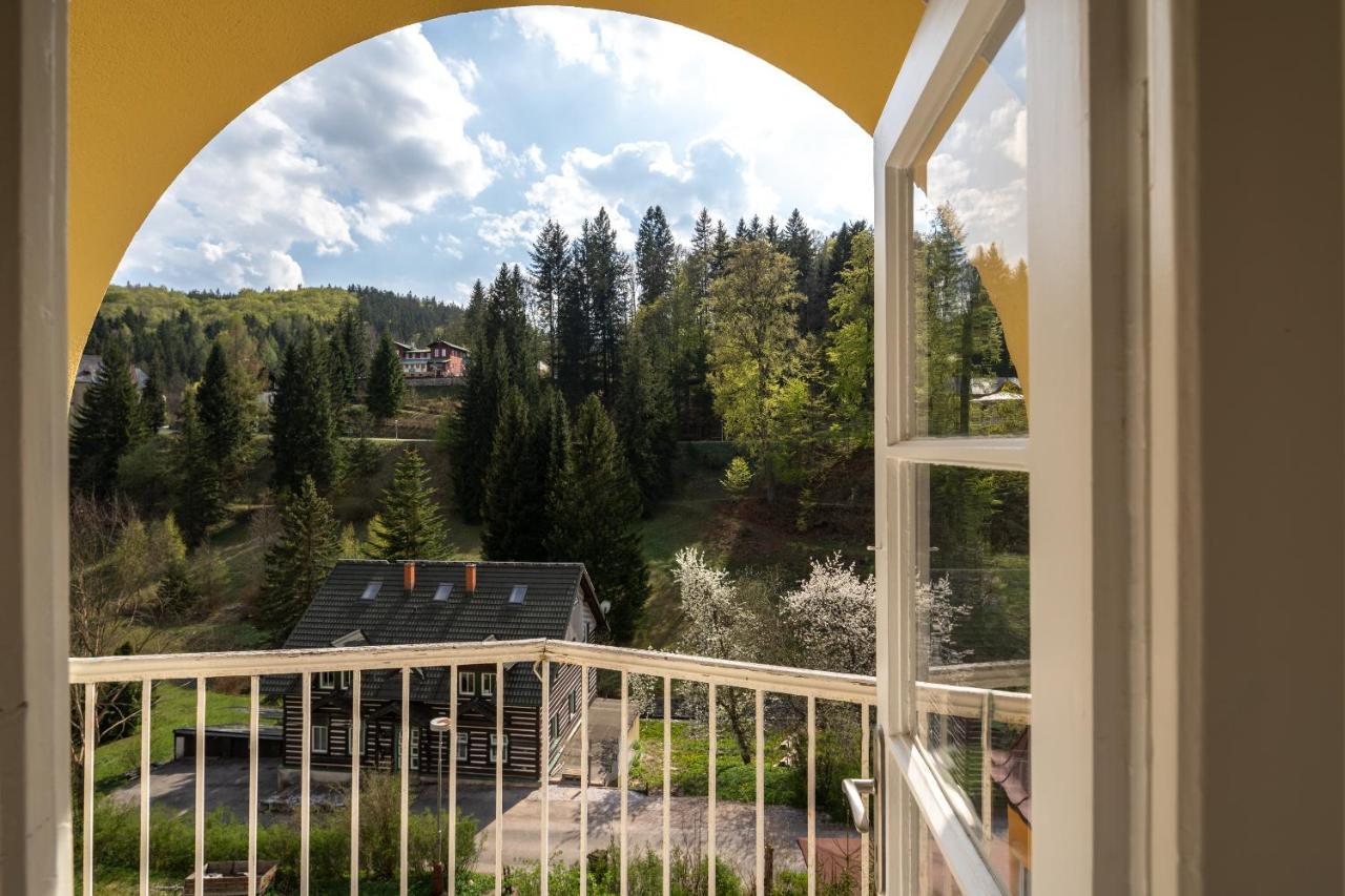 Bellevue Hotel Janske Lazne Bagian luar foto